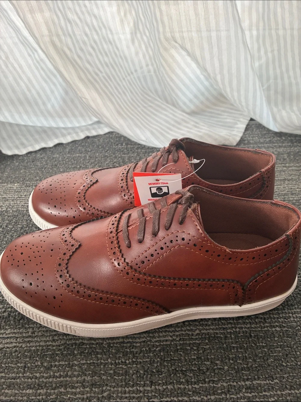 NWT Deer Stags Boys Brown Wingtip Lace-Up Casual Dress Shoes Sizep